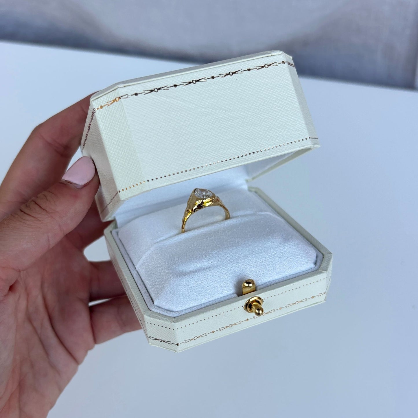 Engagement Classic Pear