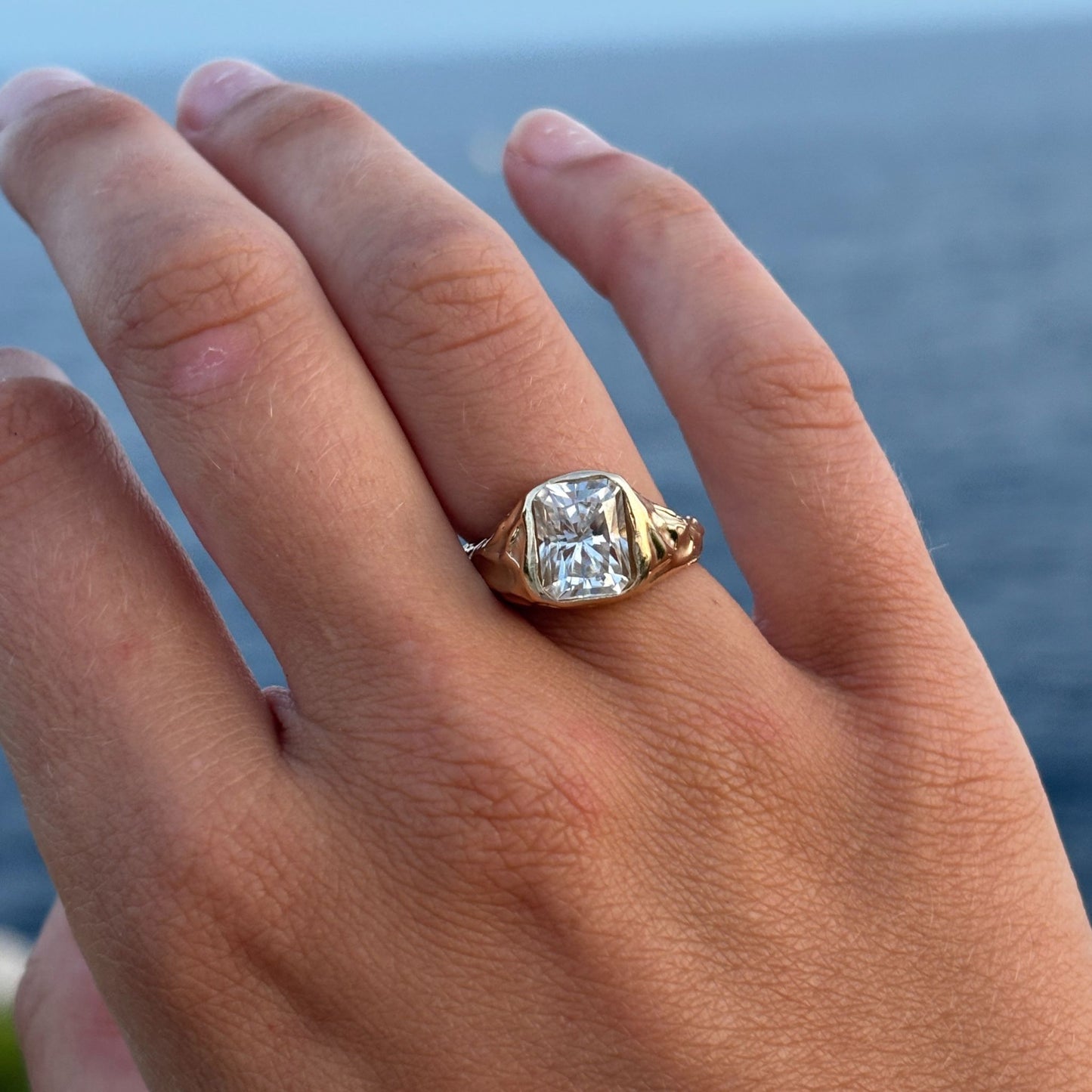 Elle 9ct Emerald Molten
