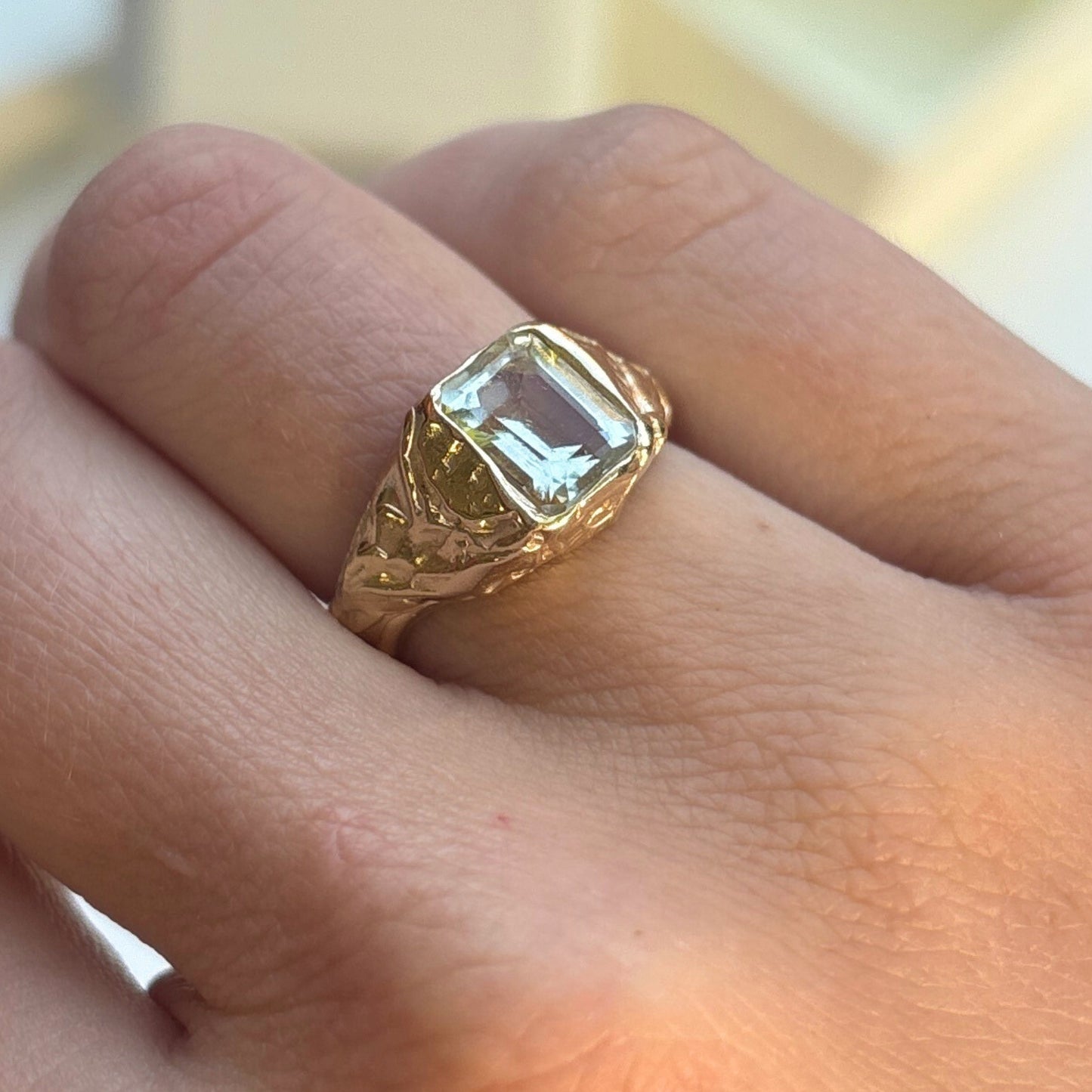 9ct Emerald Molten