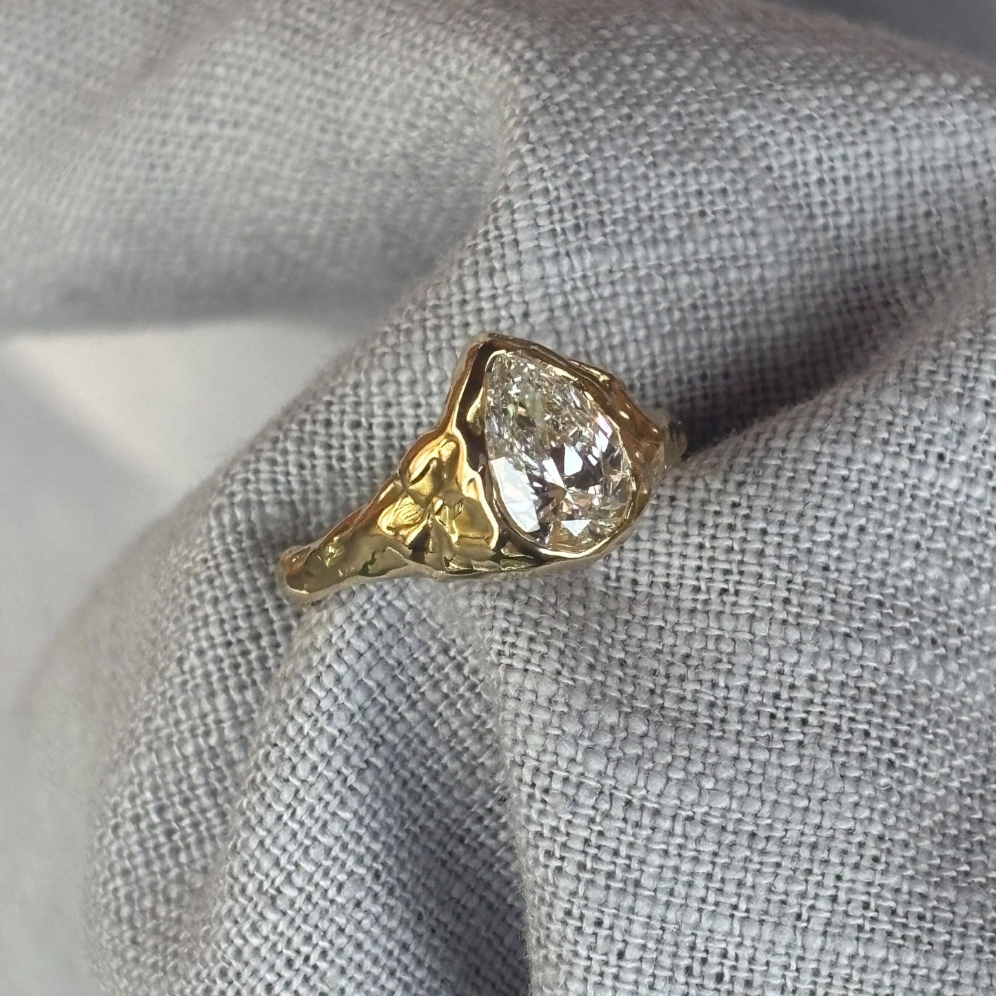 Engagement Classic Pear