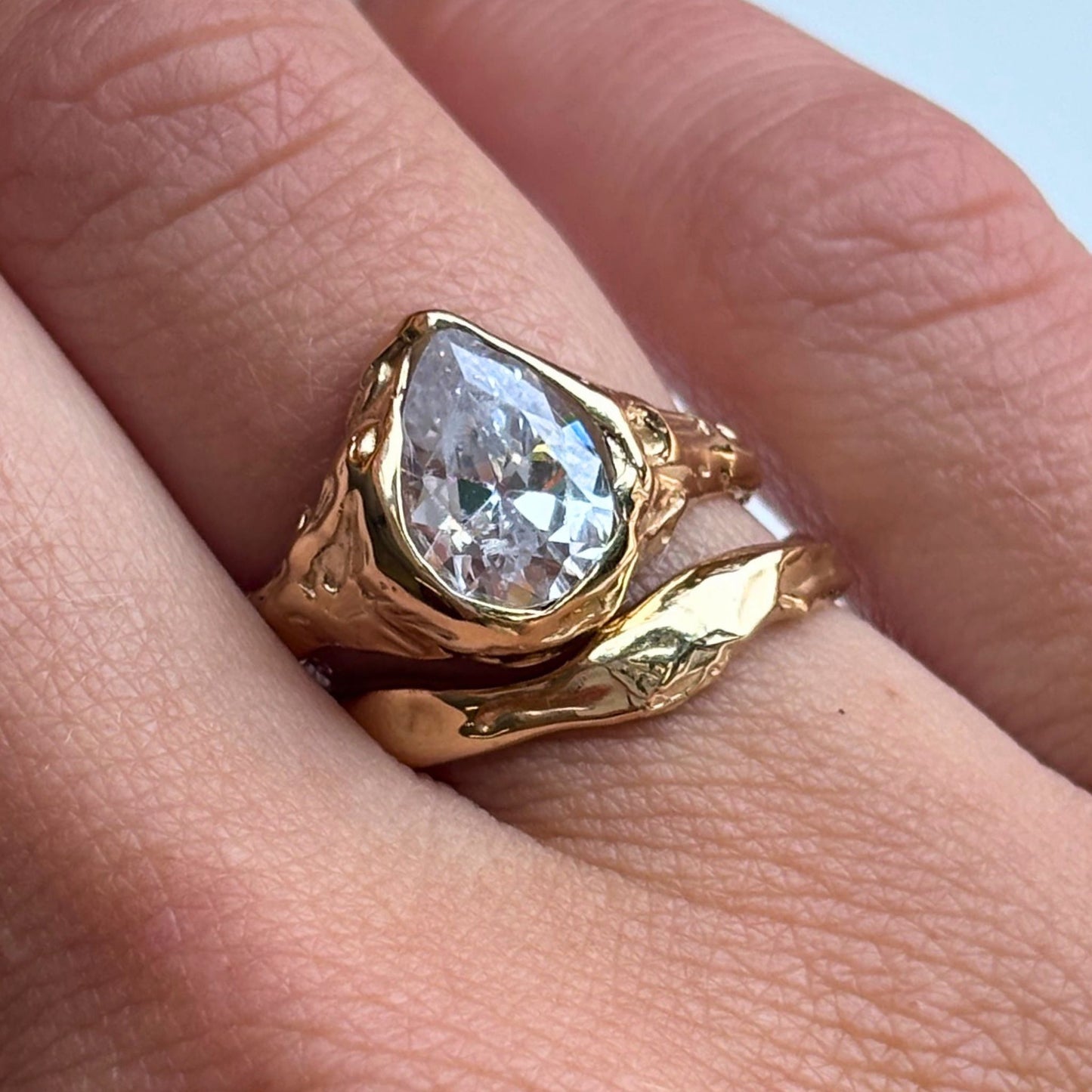 9ct Pear Molten Stack