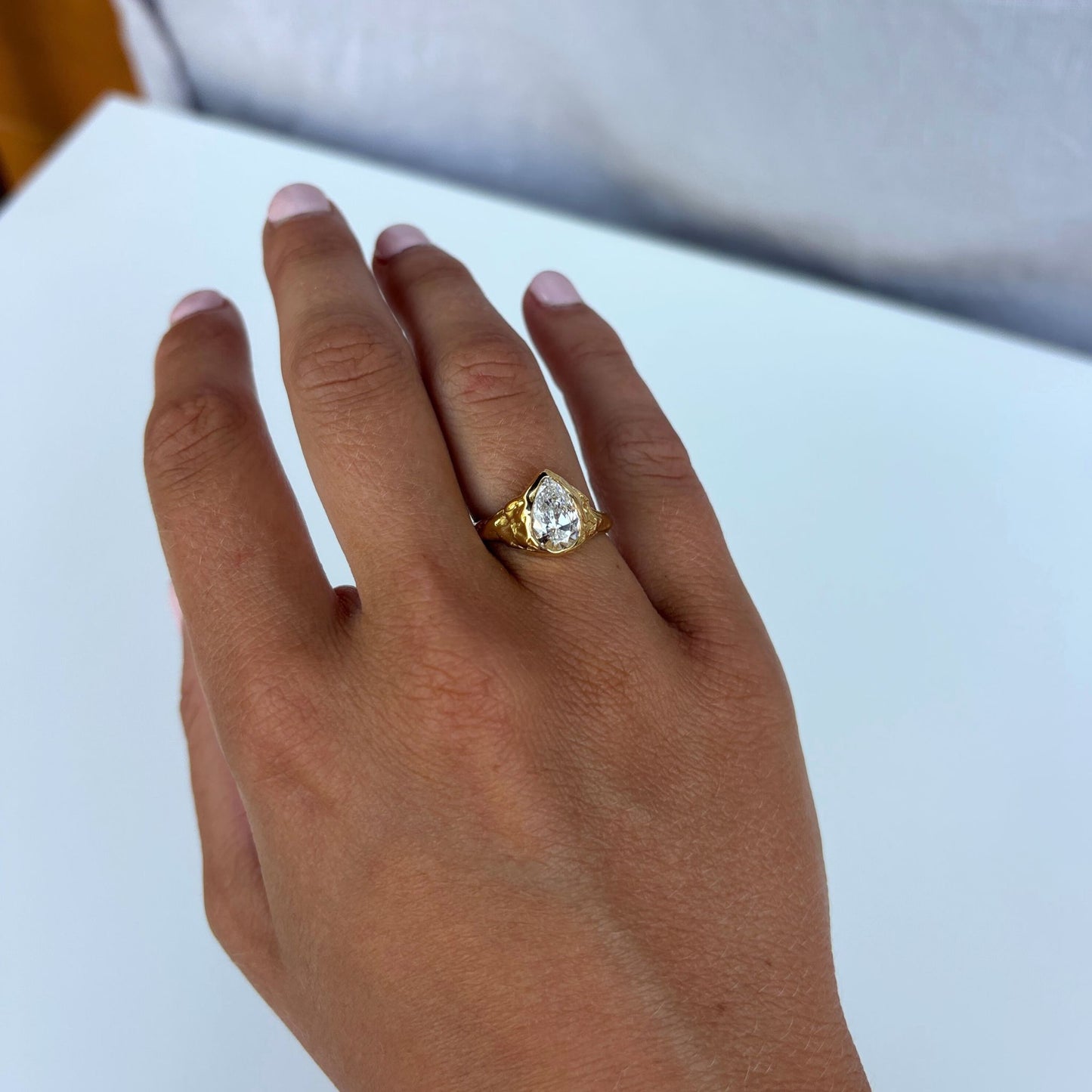 Engagement Classic Pear