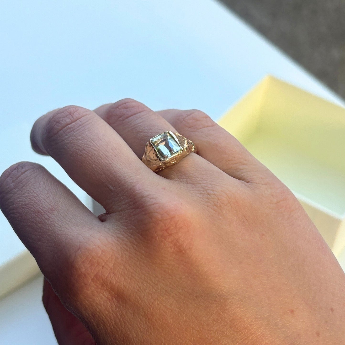 9ct Emerald Molten