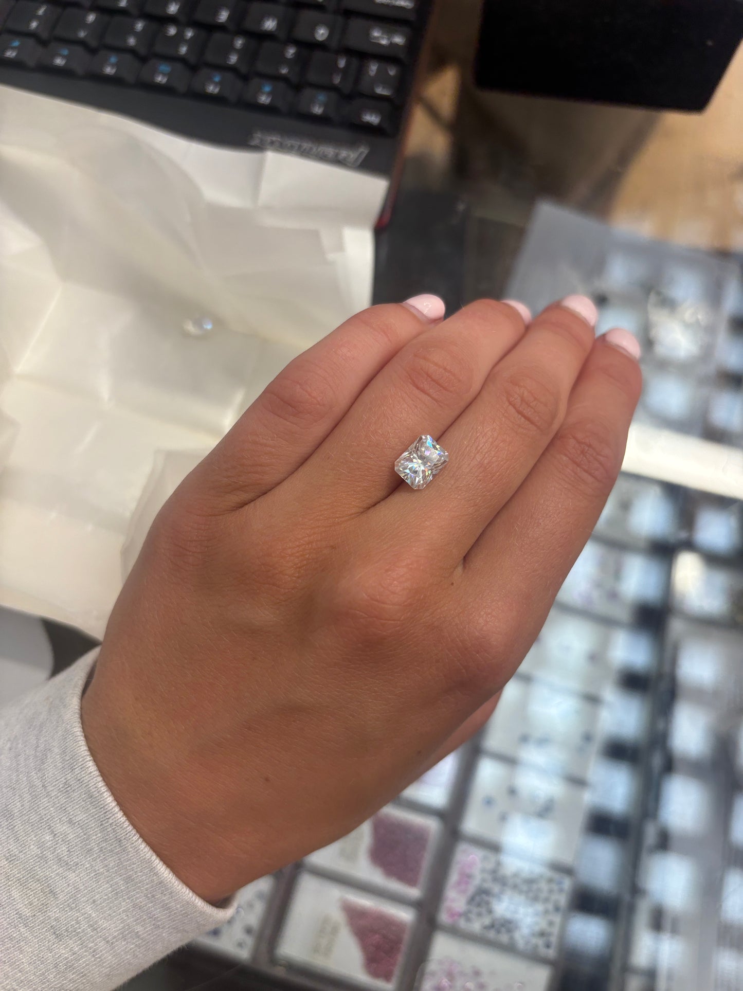 Elle 9ct Emerald Molten