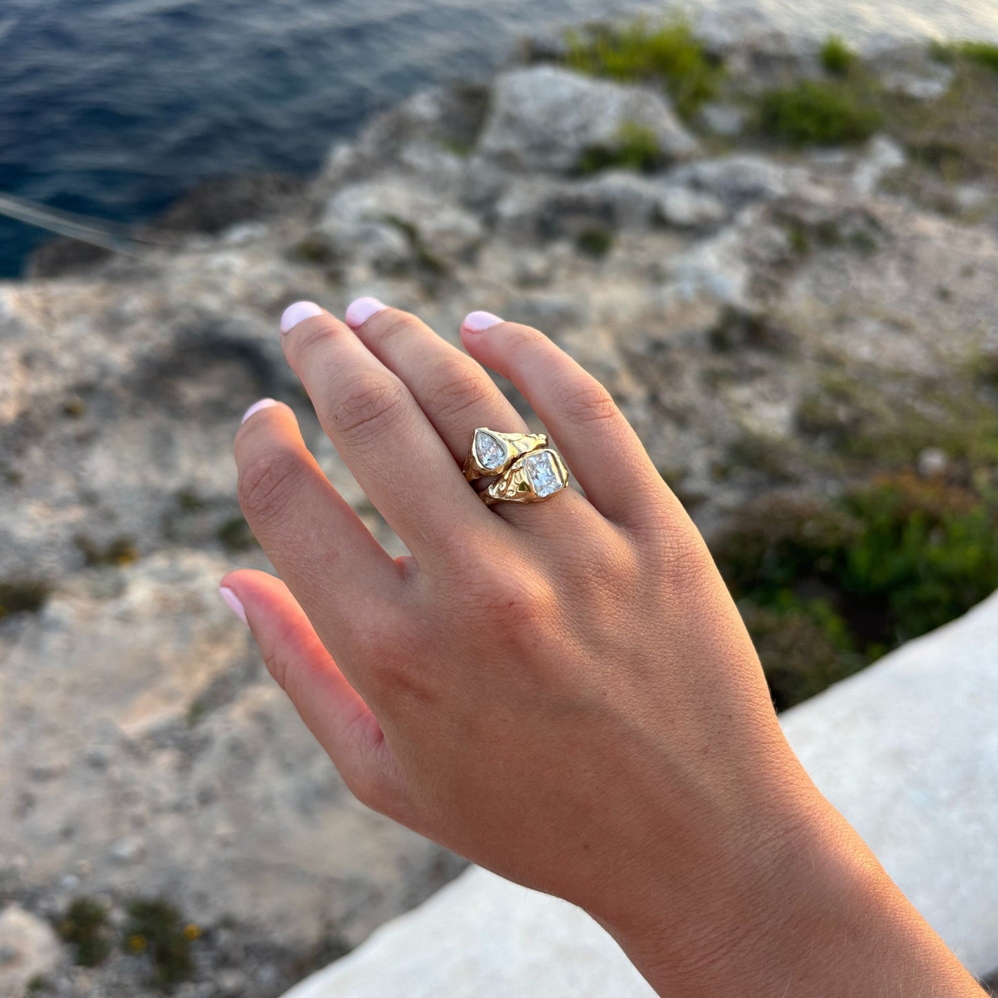 Engagement Emerald Molten