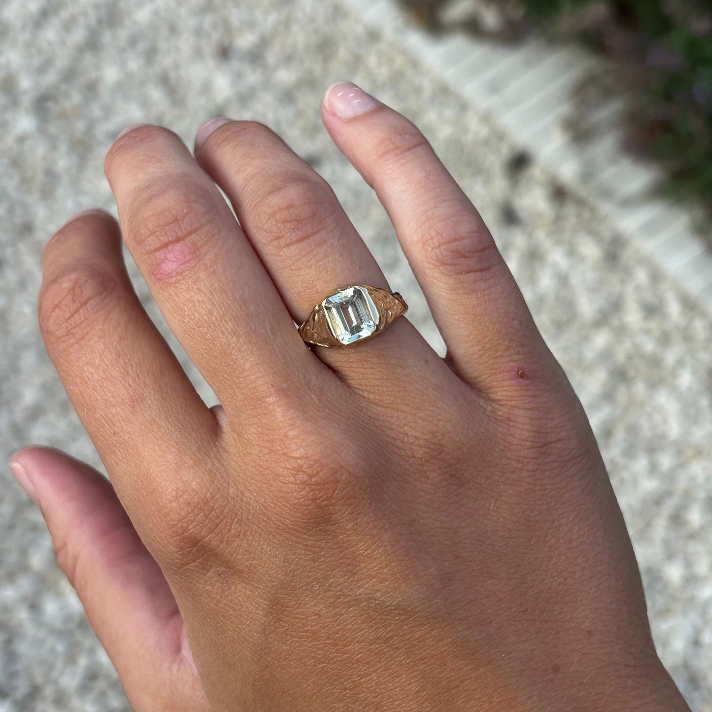 9ct Emerald Molten